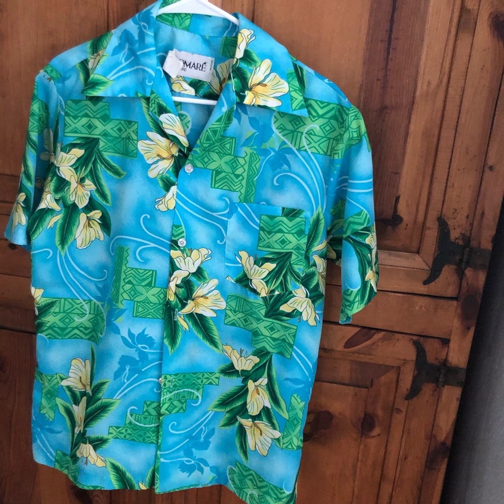 Outstanding Vintage Colorful Poly Tiki Print Shirt Pomare Hawaii